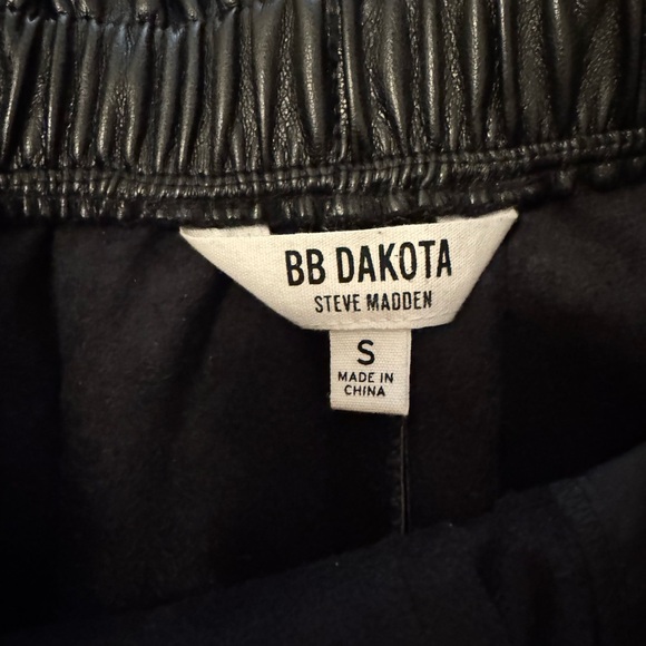 Steve Madden Leather Shorts - Picture 2 of 2